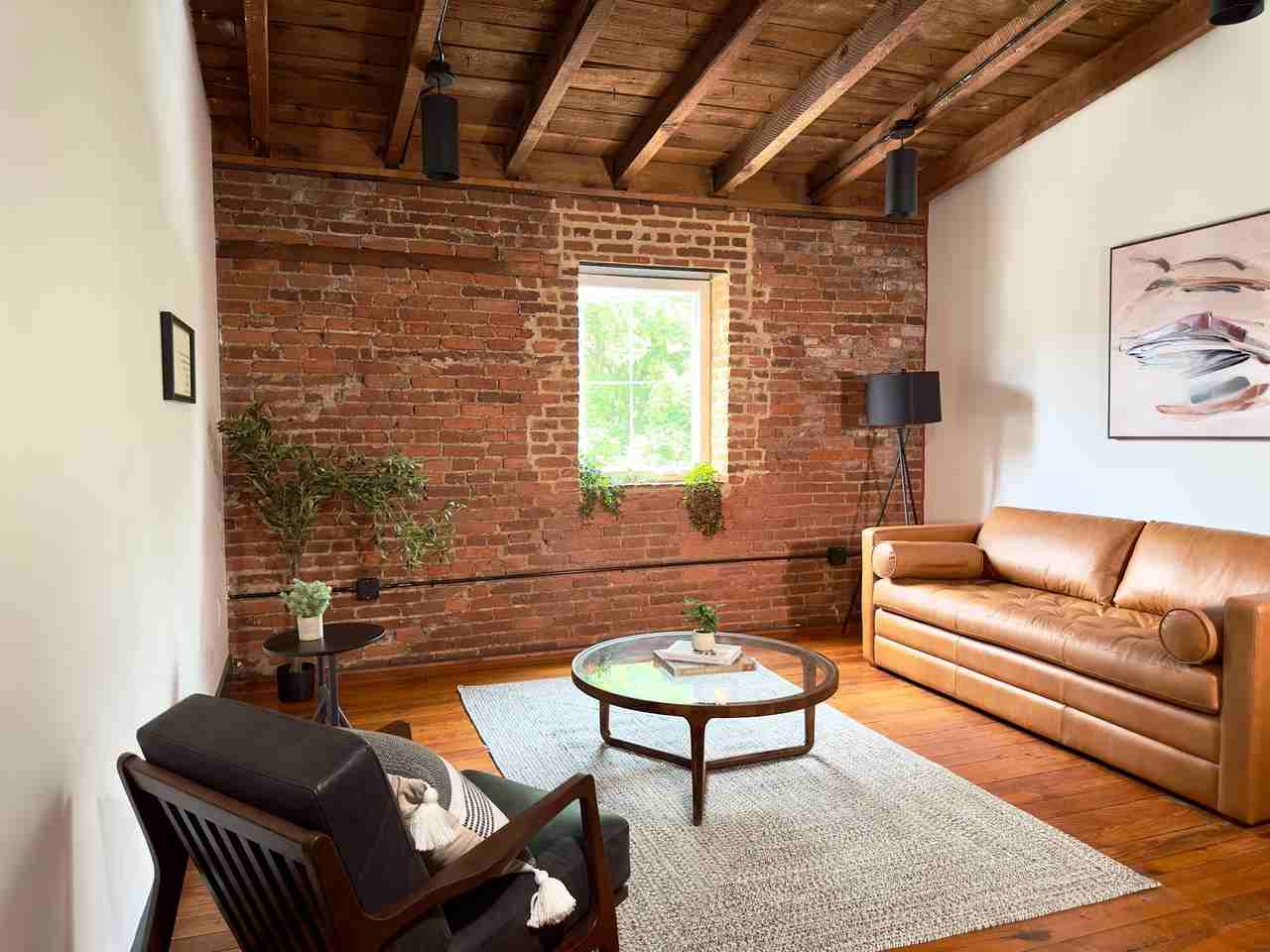 437 West Grant Street - Photo 3 of 50