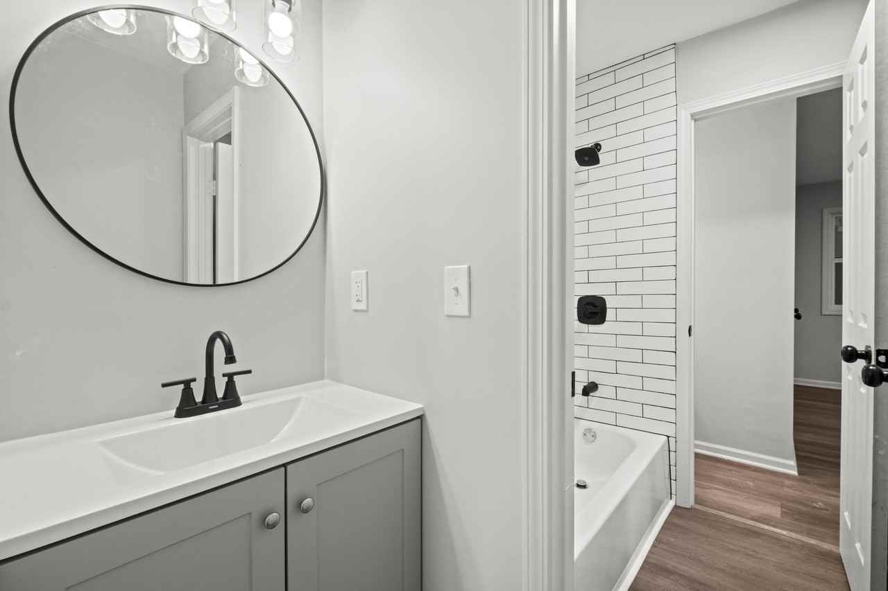 720 Ottawa Street - Photo 3 of 11