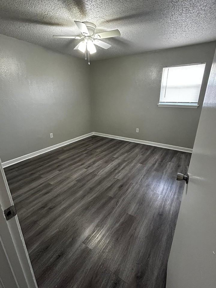 McIntyre Apartments - Photo 7 of 50