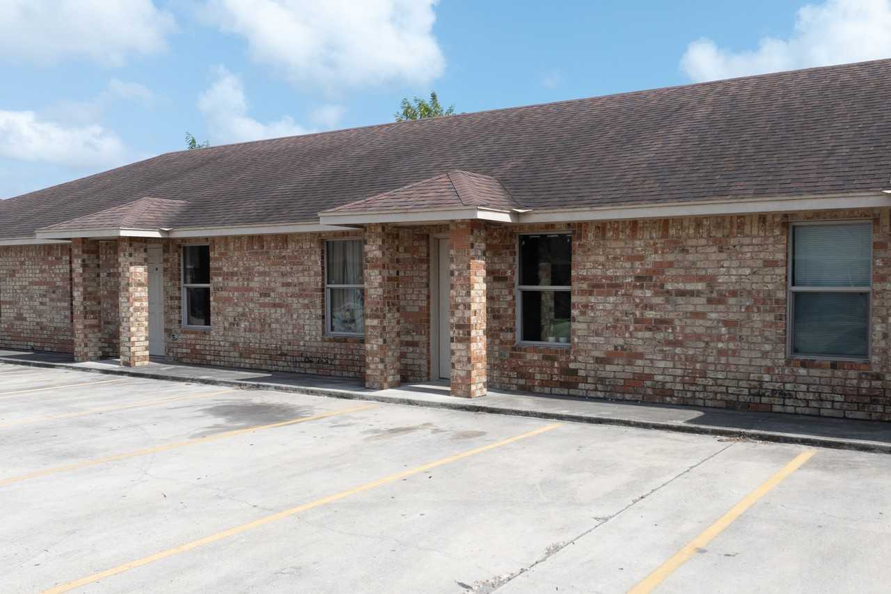 Portside Apartments - Photo 3 of 4
