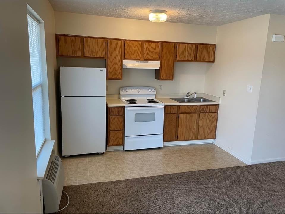 215 Keystone Drive - Photo 3 of 6