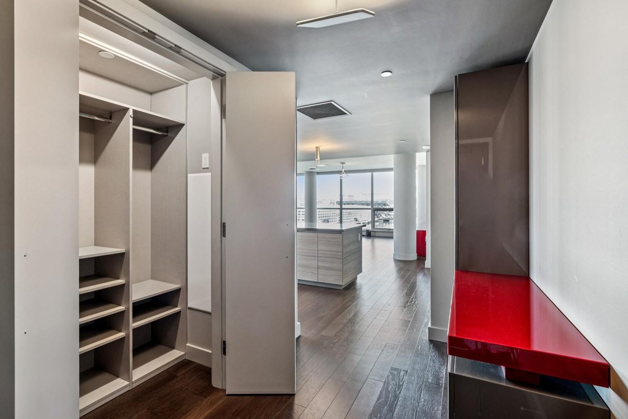 708 Long Bridge Street #1109 - Photo 2 of 44