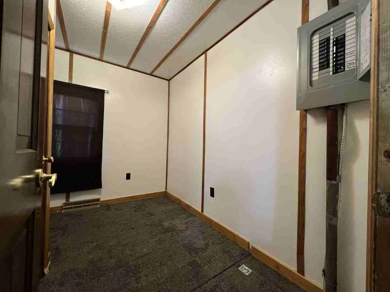 614 Saint Claire Street - Photo 6 of 13