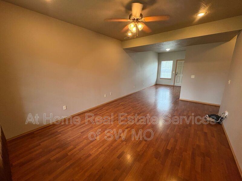 650 S Rilynn Ave - Photo 2 of 15