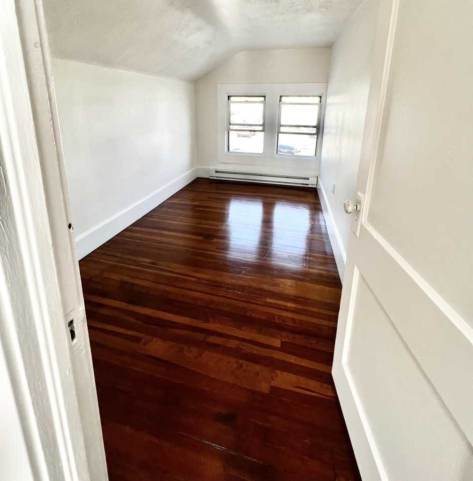 37 Hamilton Ave - Photo 3 of 50