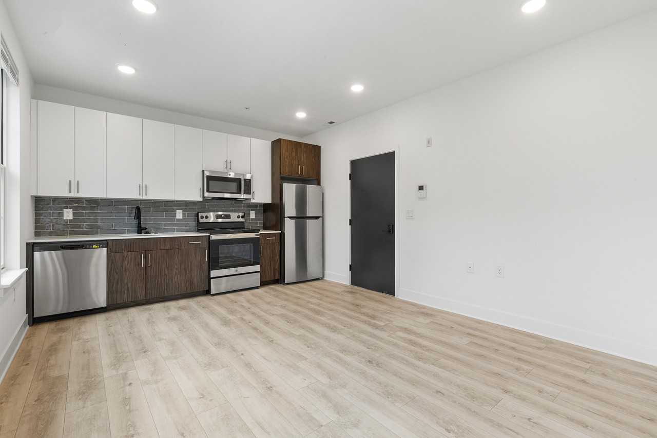 943 Washington Avenue - Photo 3 of 15