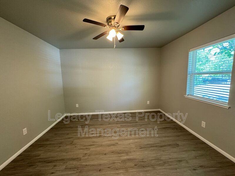 112 W Wilson St - Photo 6 of 10