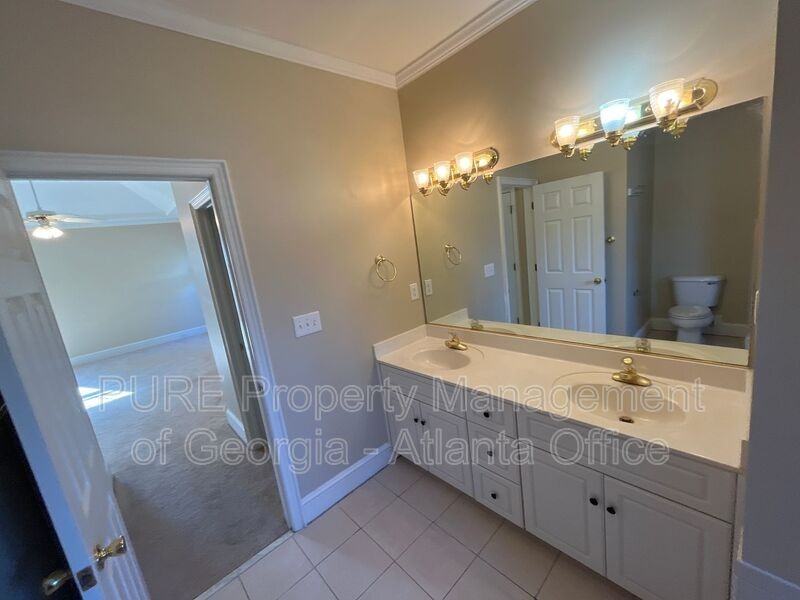 234 Stonington Dr - Photo 3 of 26