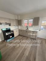 featured image of 326 N Fountain St