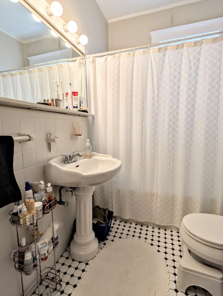 Winthrop Rd #8 - Photo 6 of 10