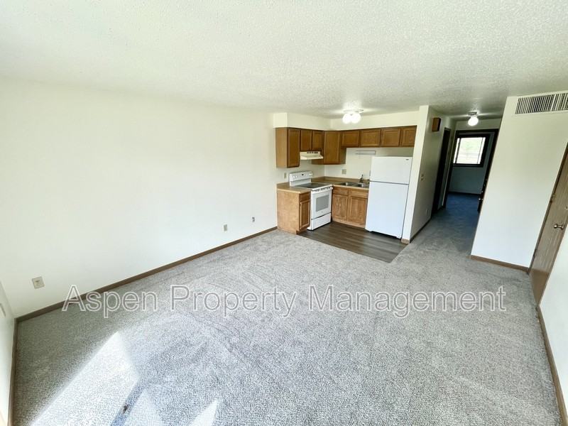 2613 Westwinds Dr #6 - Photo 4 of 7