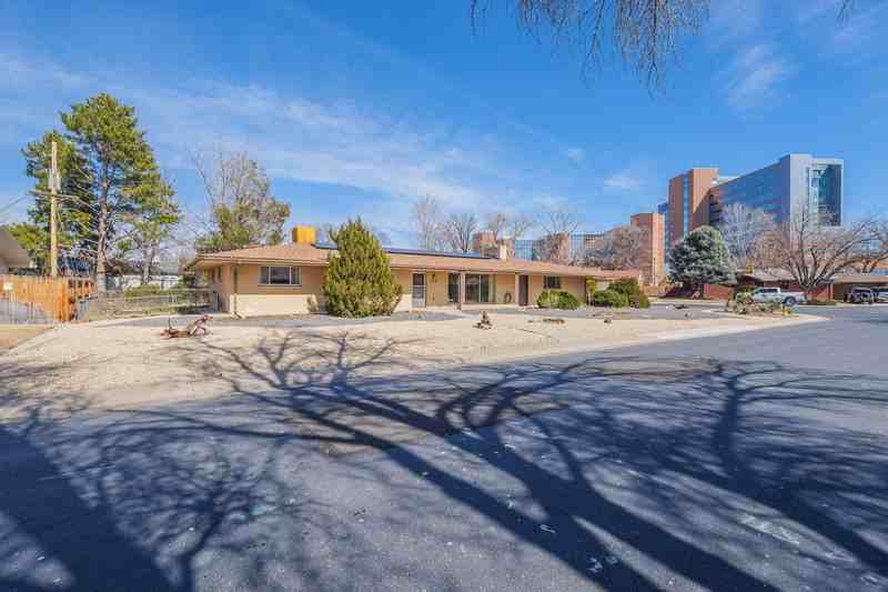 328 Mayfair Dr - Photo 2 of 11