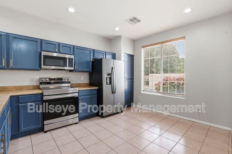 2047 S Jefferson - Photo 7 of 24