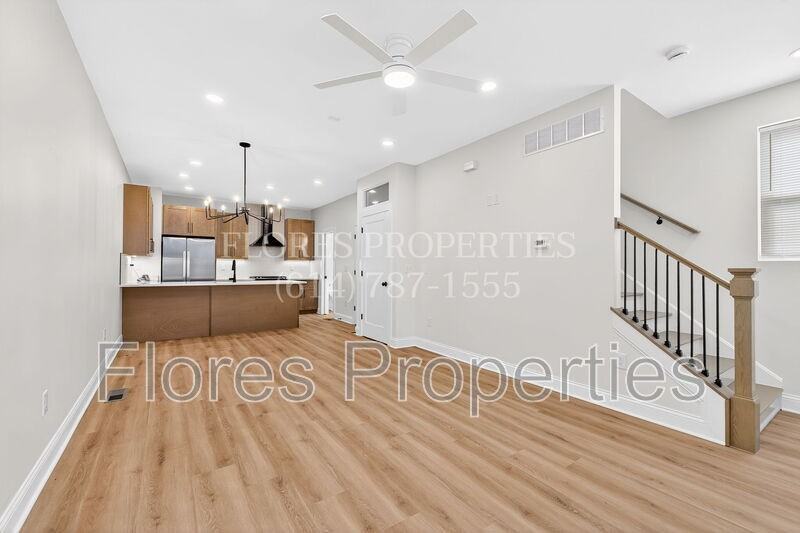 698 S 22nd St - Photo 5 of 38