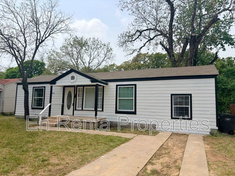 601 W Beach St - Photo 2 of 13
