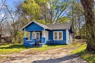 1209 19th Pl Sw - Photo 1 of 1