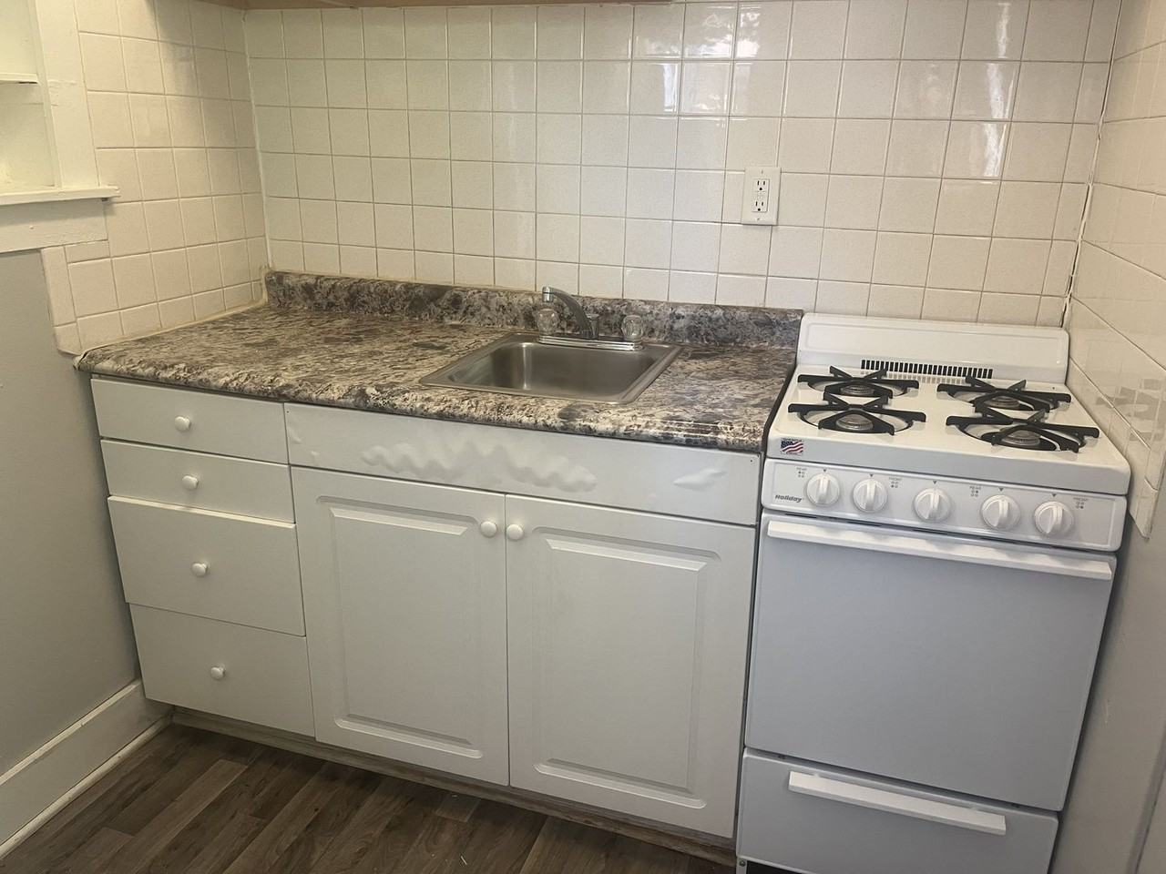 Dundee Park Apartments - Photo 2 of 11