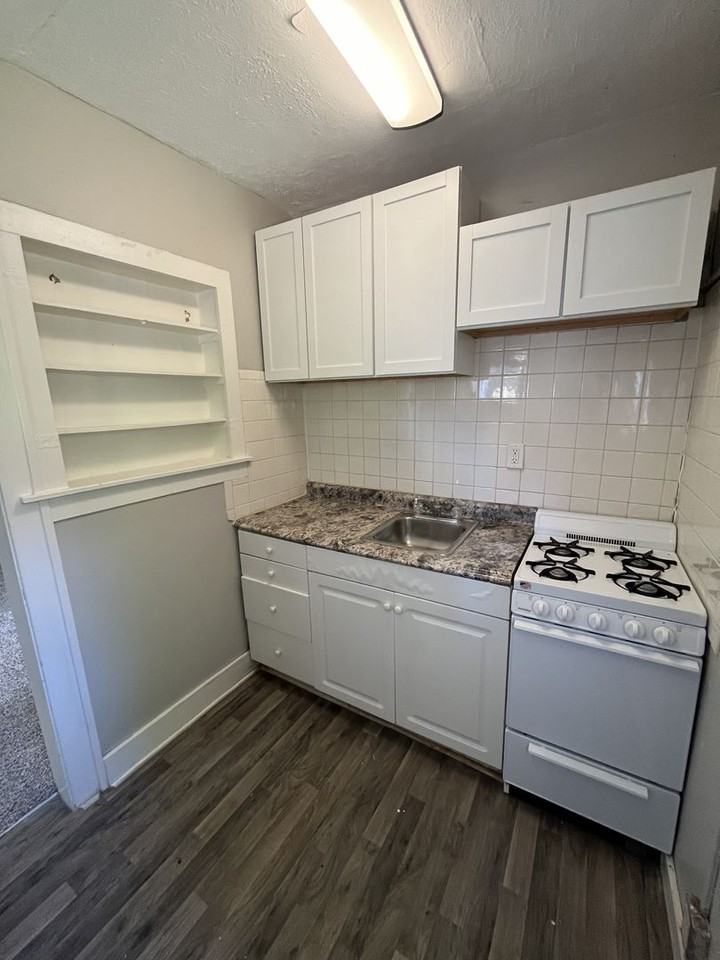 Dundee Park Apartments - Photo 4 of 11