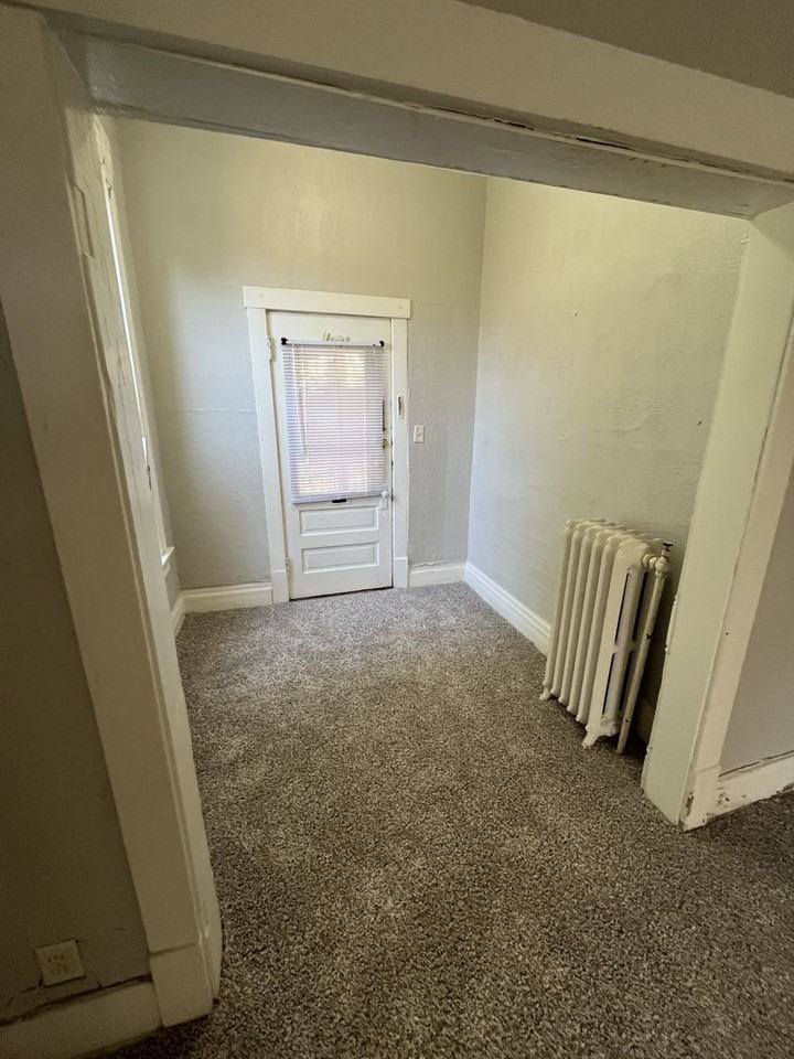 Dundee Park Apartments - Photo 6 of 11