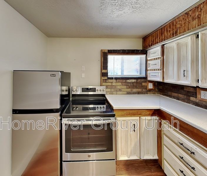 3240 E Mcneill Cir - Photo 5 of 18