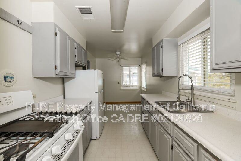 2117 Biglow Dr - Photo 5 of 20