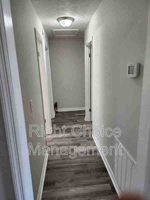 3034 Lansing Ave - Photo 3 of 15