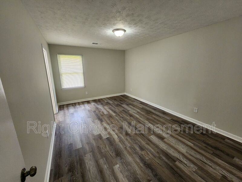 3034 Lansing Ave - Photo 7 of 15