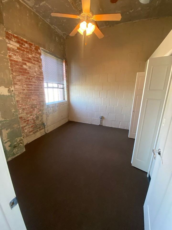 Mitchell Park Plaza Apartment - Photo 4 of 16