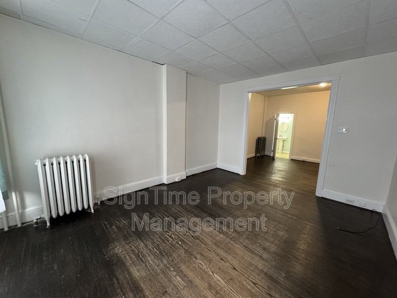 42 East Franklin Street - Photo 7 of 18