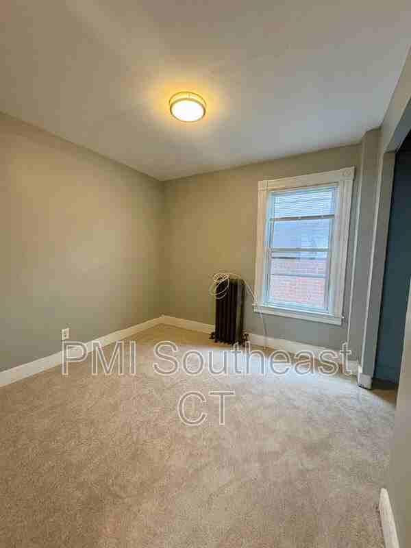 50 Montauk Ave #1 - Photo 7 of 11