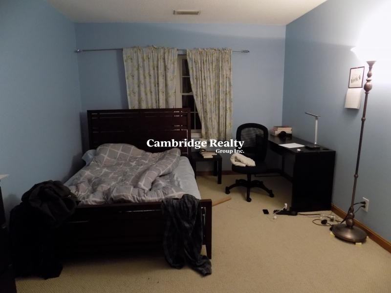 125 Lake Shore Rd #4T - Photo 4 of 7