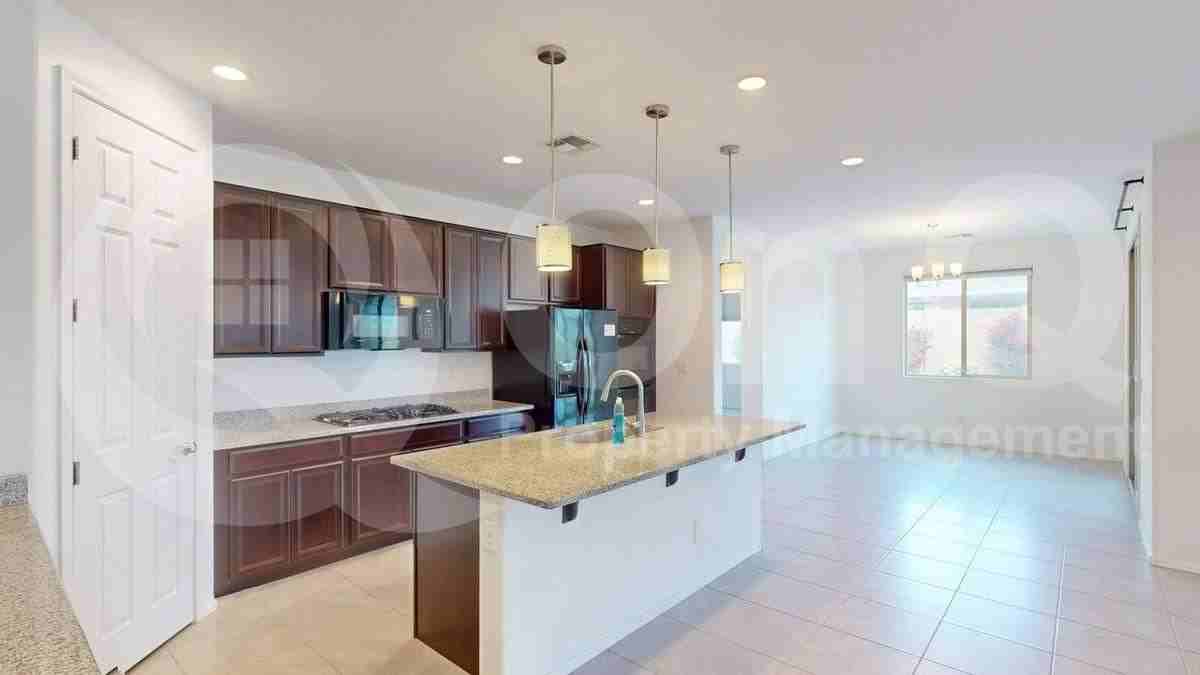 14604 W Larkspur Dr - Photo 7 of 10