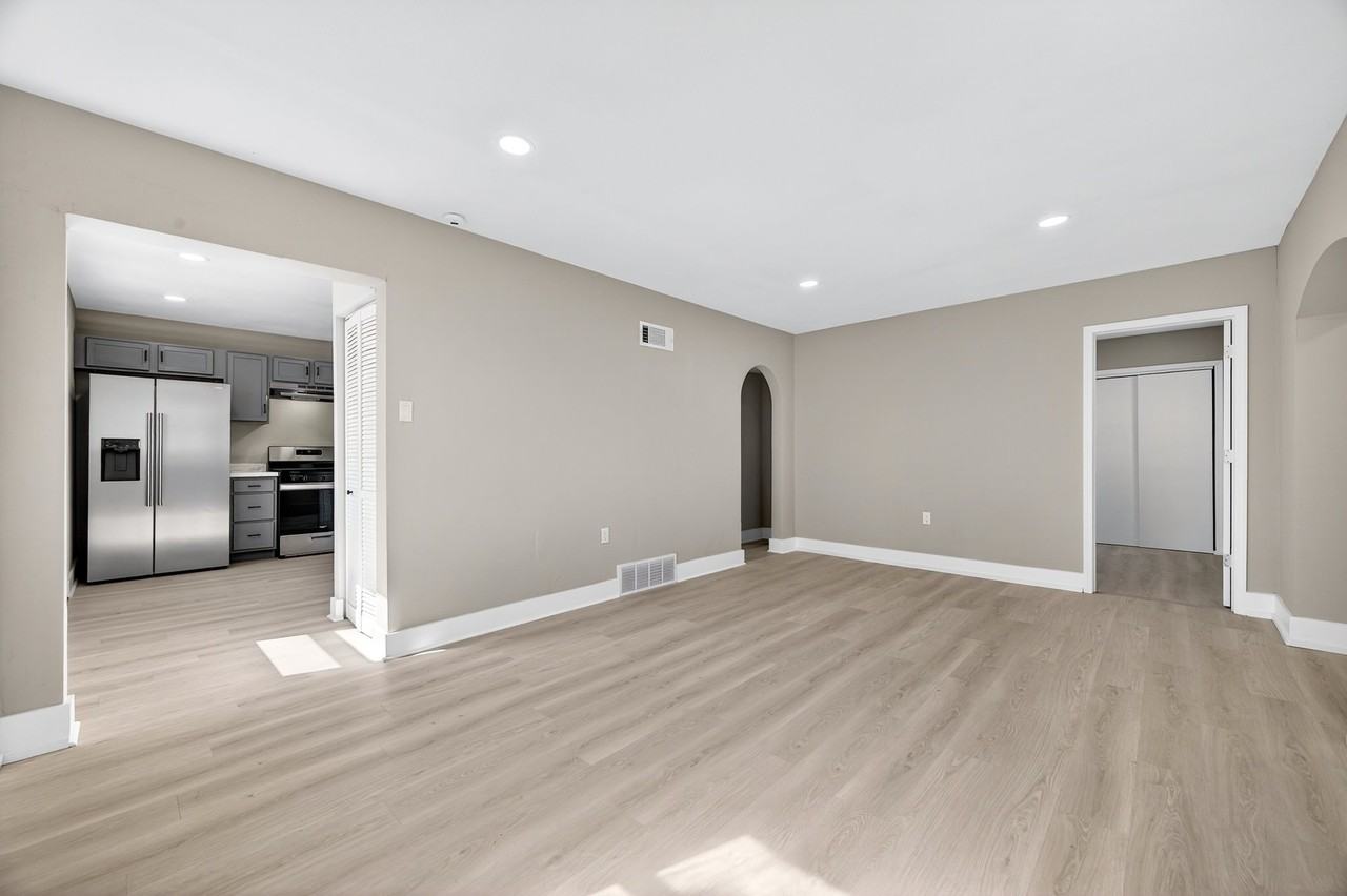 3313 N Stanley St - Photo 2 of 19