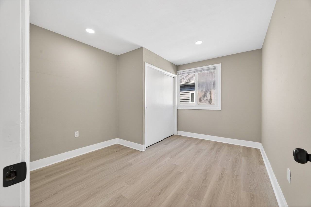 3313 N Stanley St - Photo 3 of 19