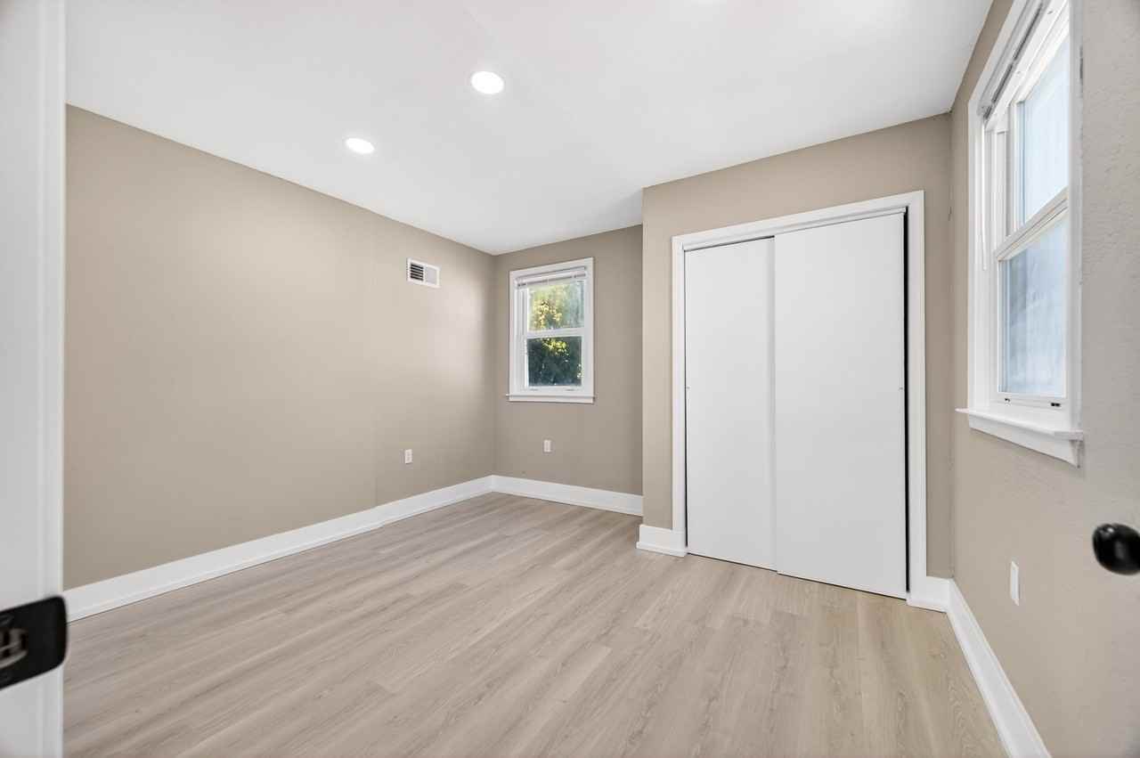 3313 N Stanley St - Photo 4 of 19