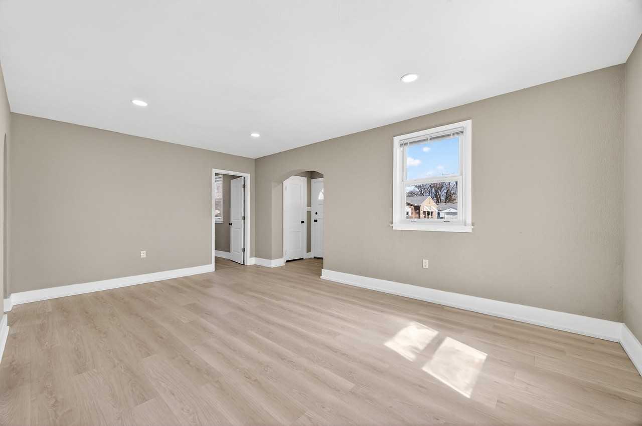 3313 N Stanley St - Photo 5 of 19