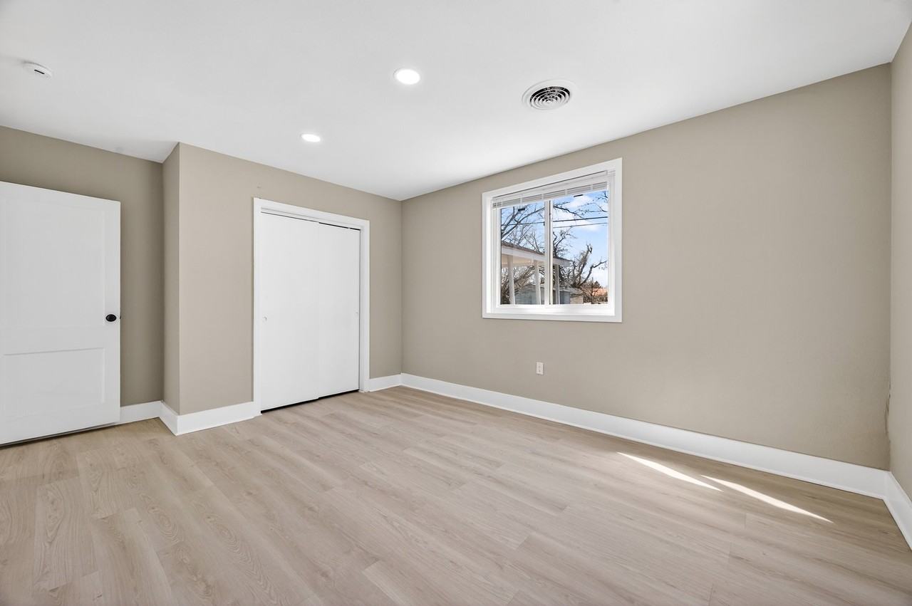 3313 N Stanley St - Photo 6 of 19