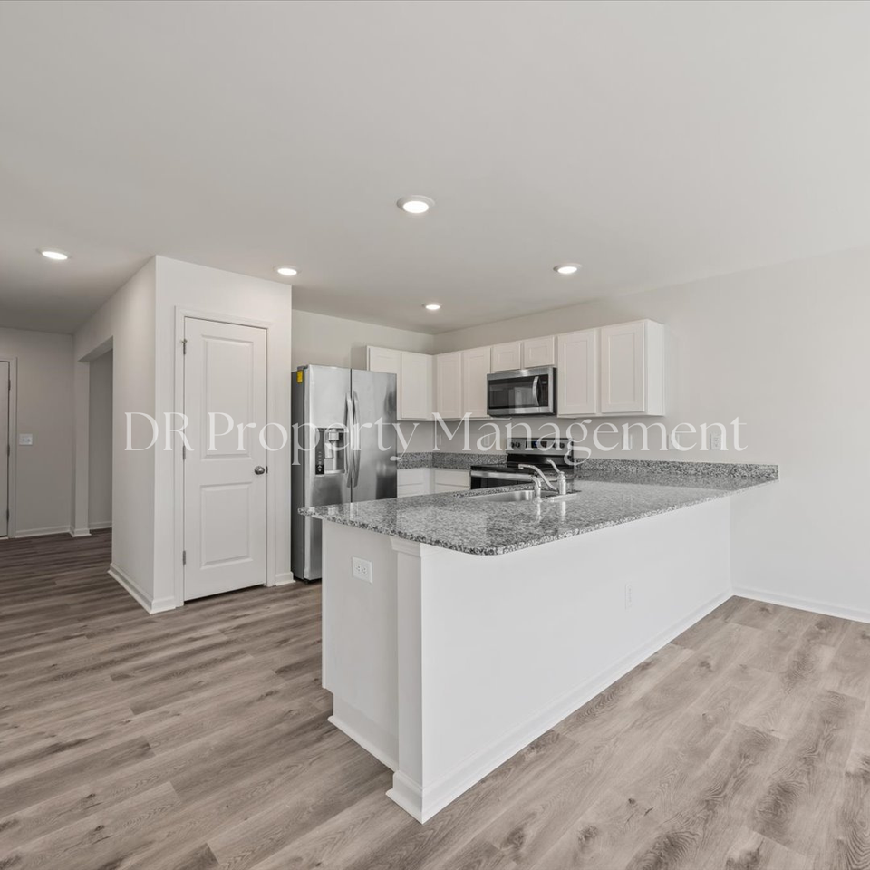 1204 Manor Dr - Photo 3 of 12