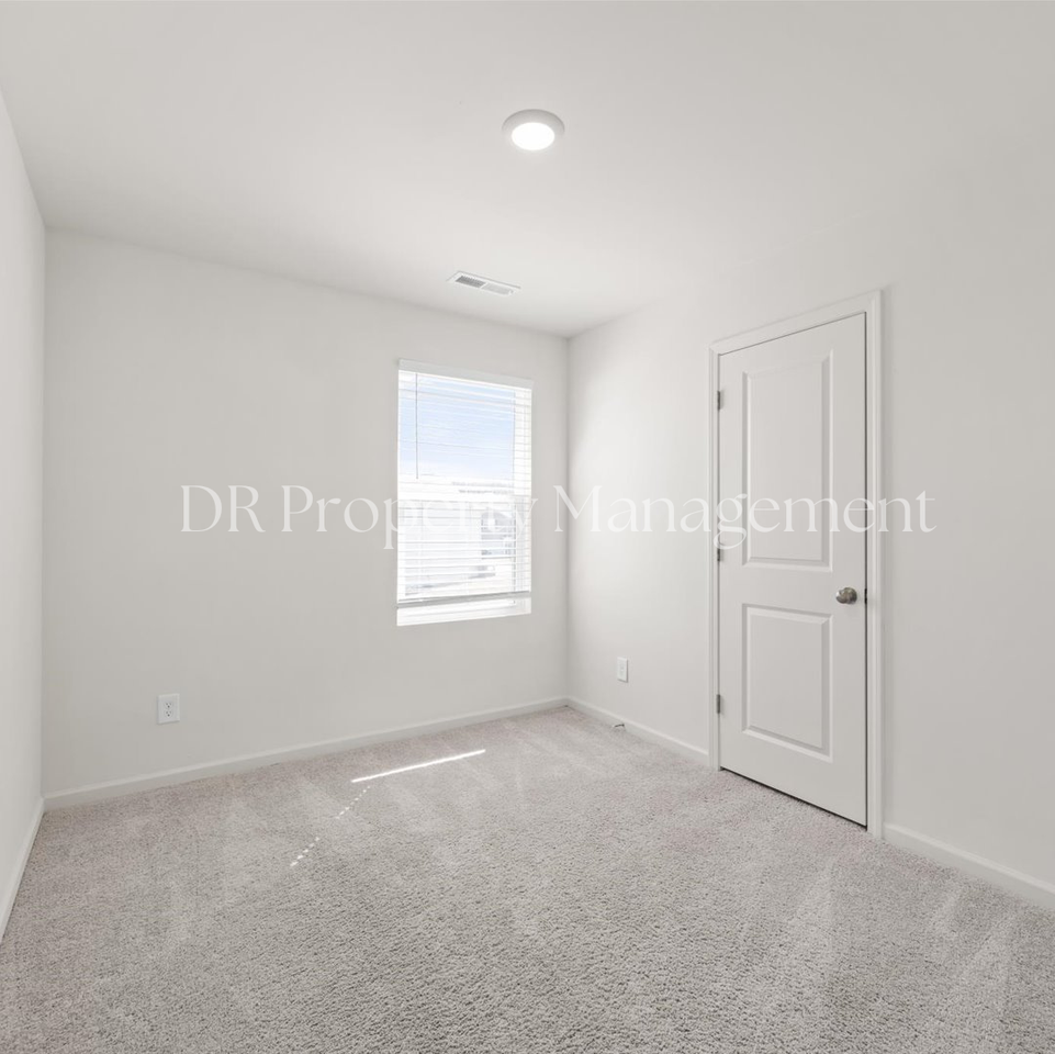 1204 Manor Dr - Photo 6 of 12