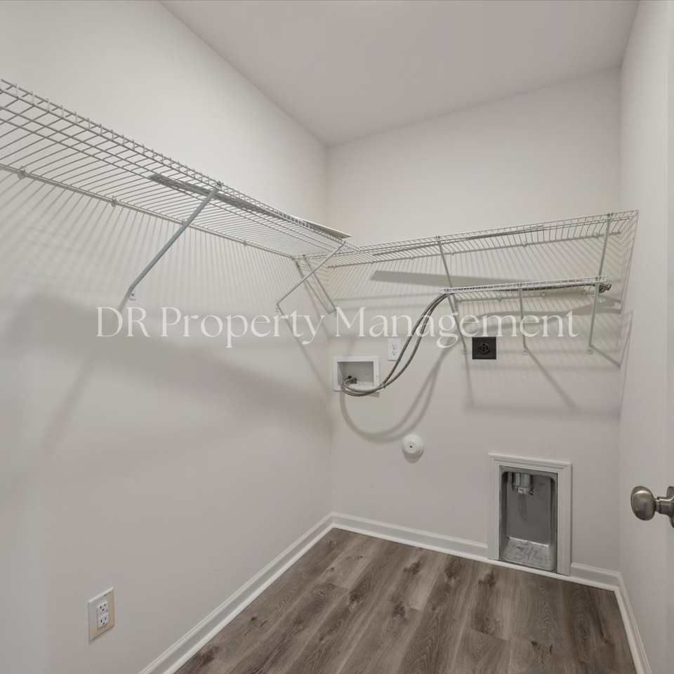 1204 Manor Dr - Photo 7 of 12