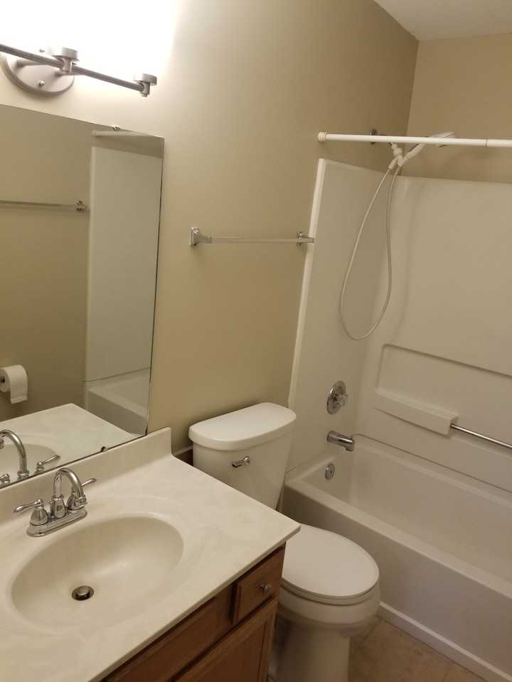 1362 Dana Dr #1362B - Photo 4 of 8