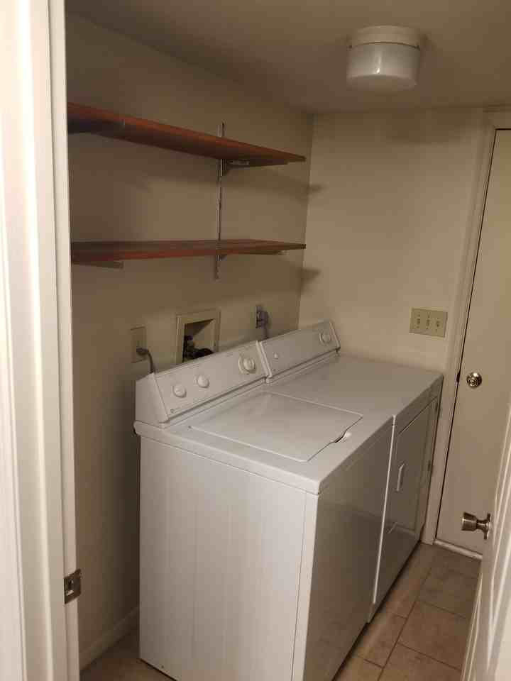 1362 Dana Dr #1362B - Photo 5 of 8