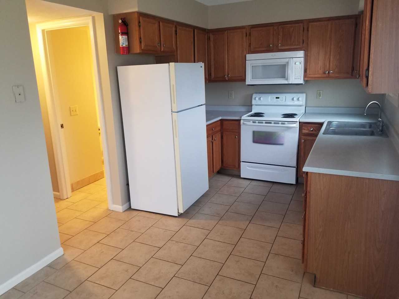 1362 Dana Dr #1362B - Photo 7 of 8