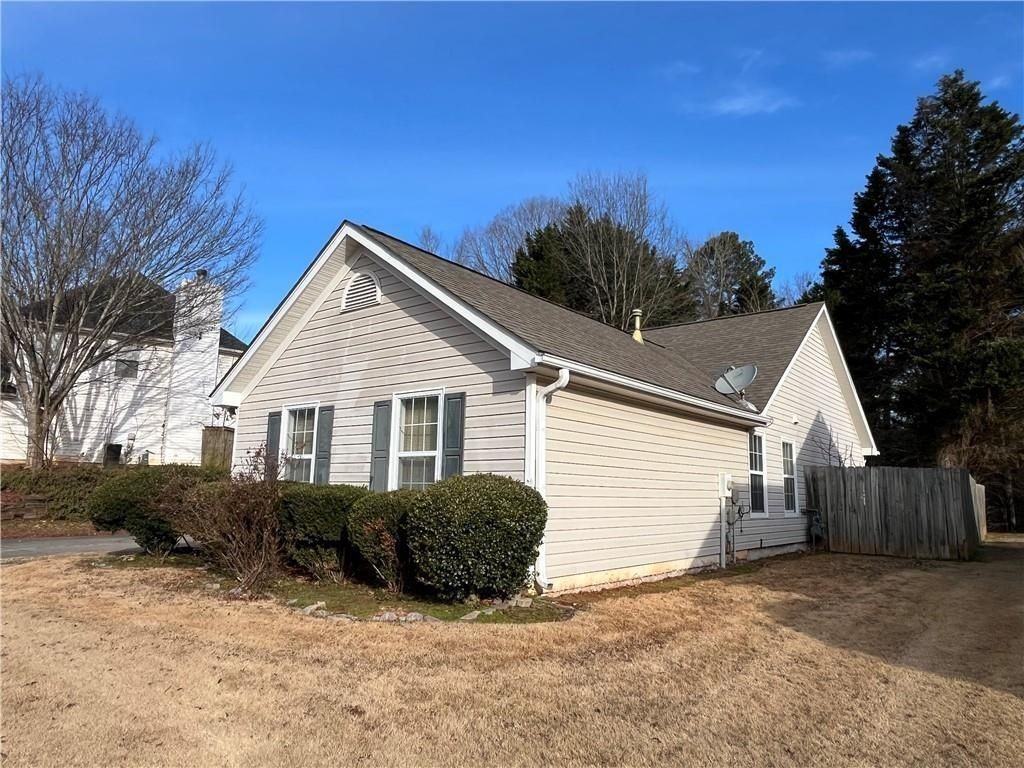 678 Arbour Way - Photo 6 of 35