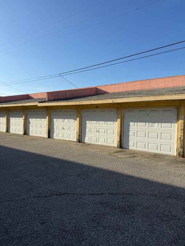 3311 1/2 W 78th St - Photo 2 of 10