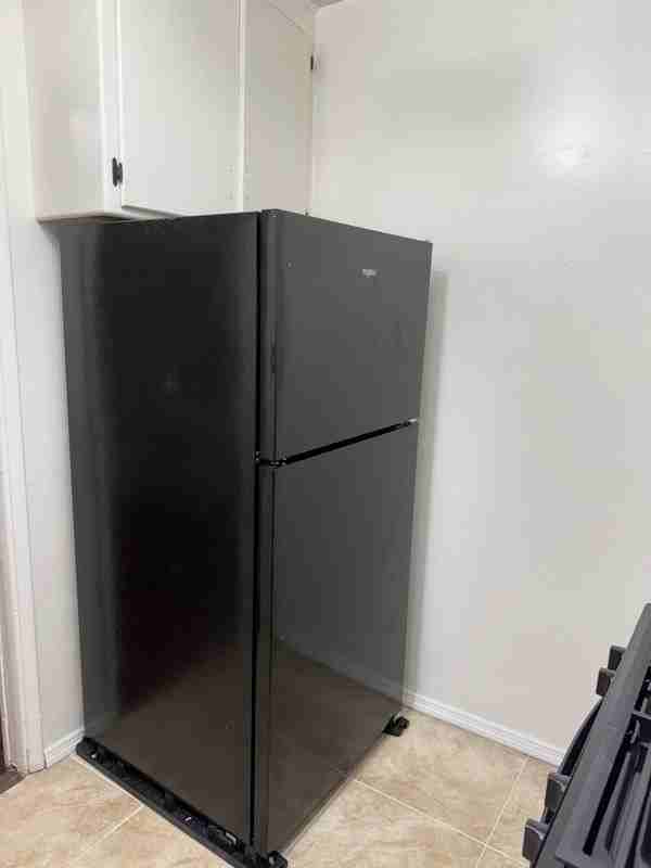 3311 1/2 W 78th St - Photo 3 of 10