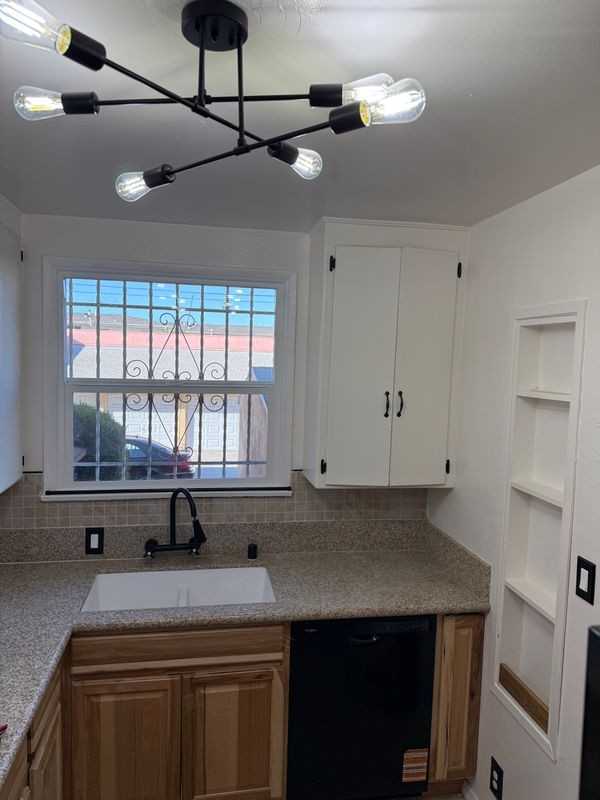 3311 1/2 W 78th St - Photo 5 of 10