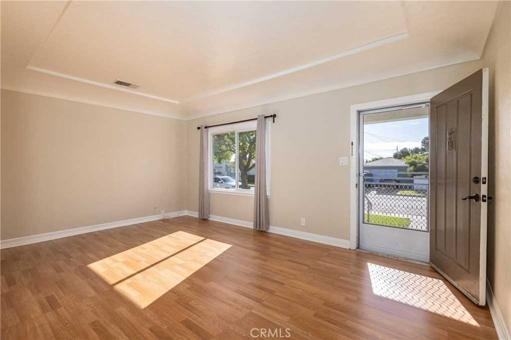 1716 W Madison Ave - Photo 2 of 8