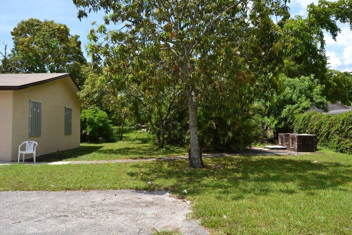 2424 Nw 21st St ##5 - Photo 3 of 5