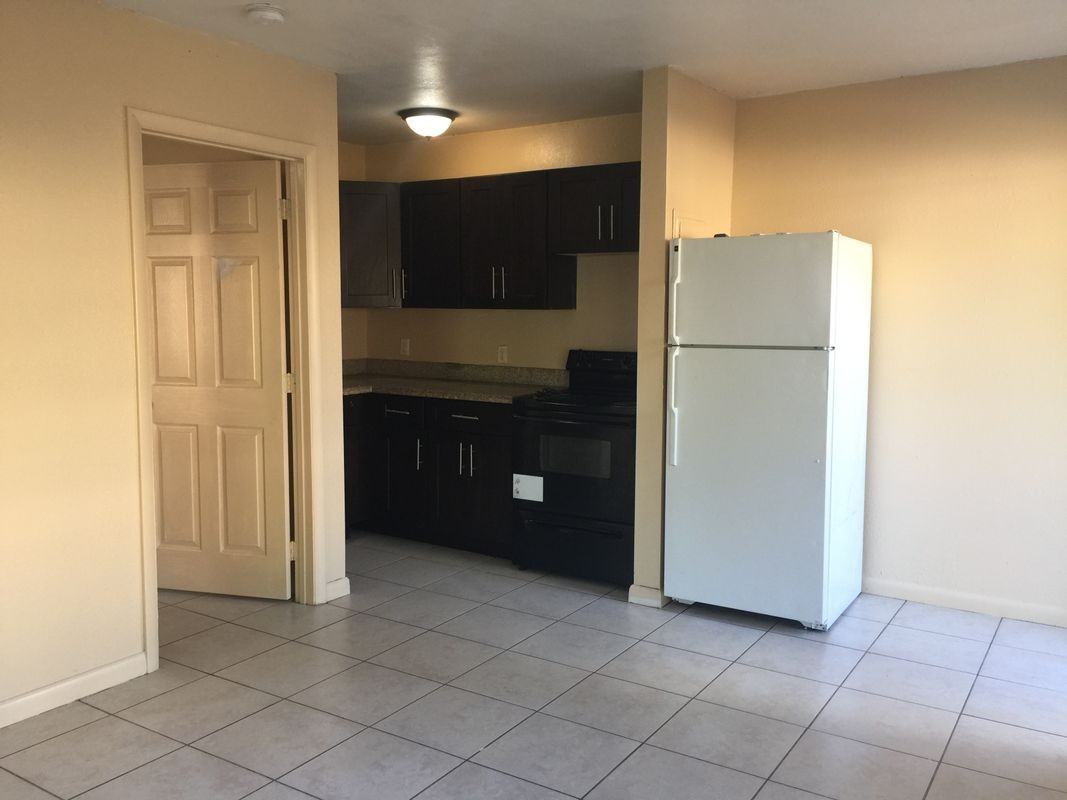 2424 Nw 21st St ##5 - Photo 4 of 5